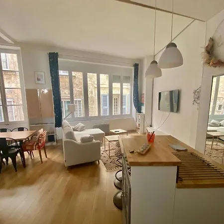 Loft Hyper Centre Apartment